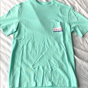 NEVER WORN light green Vineyard Vines tshirt